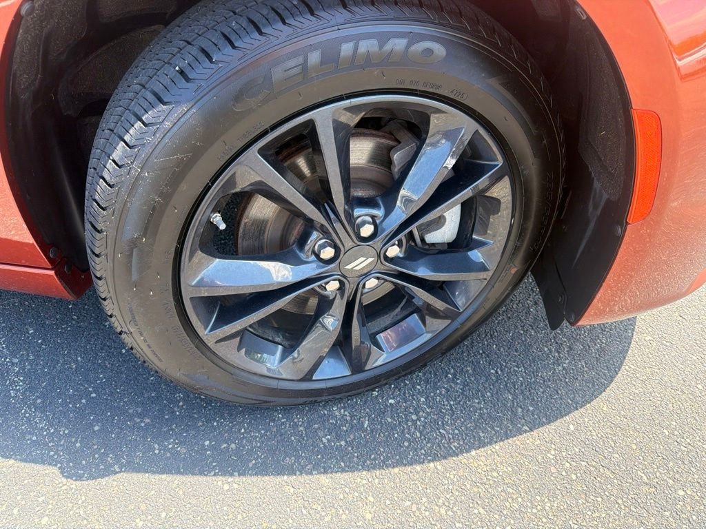Used 2023 Orange Dodge SXT image 11