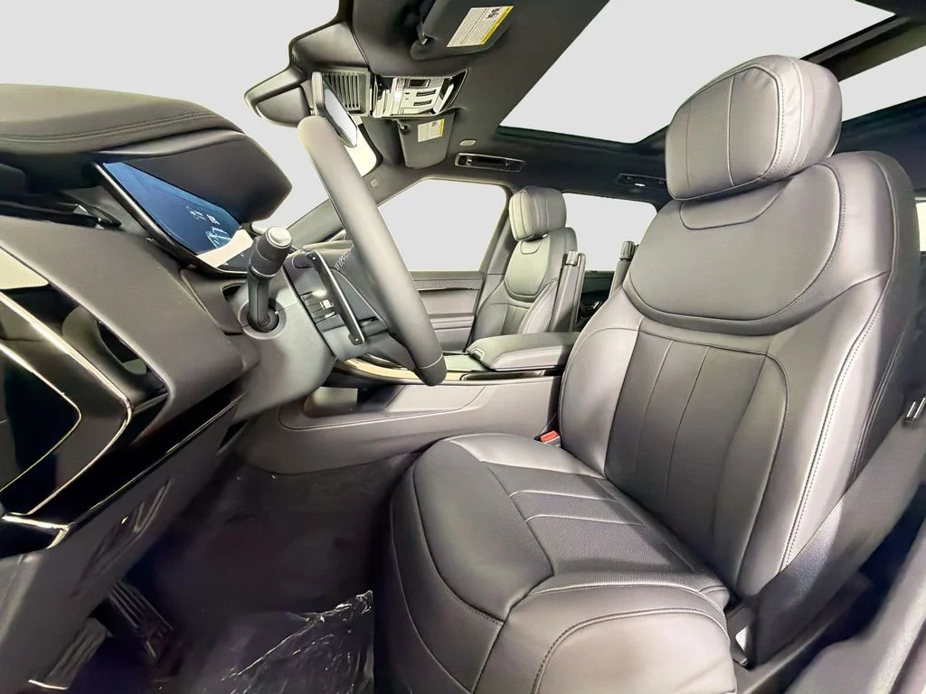 New 2026 Varesine Blue Land Rover Dynamic SE image 22
