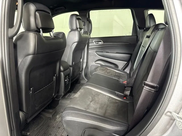 Used 2020 Billet Silver Metallic Jeep Laredo image 12