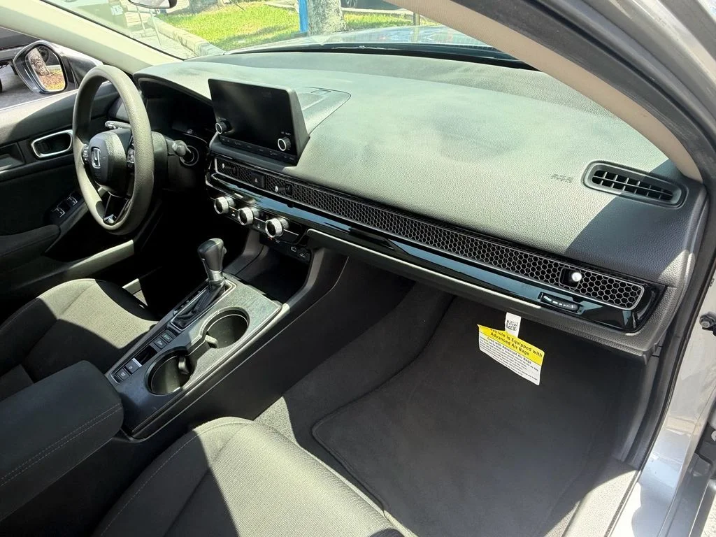 Used 2024 Lunar Silver Metallic Honda LX image 15