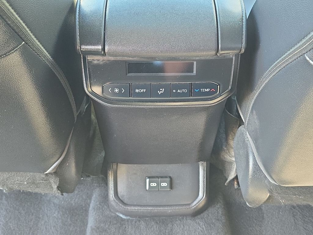 Used 2022 Silver Toyota XLE image 33