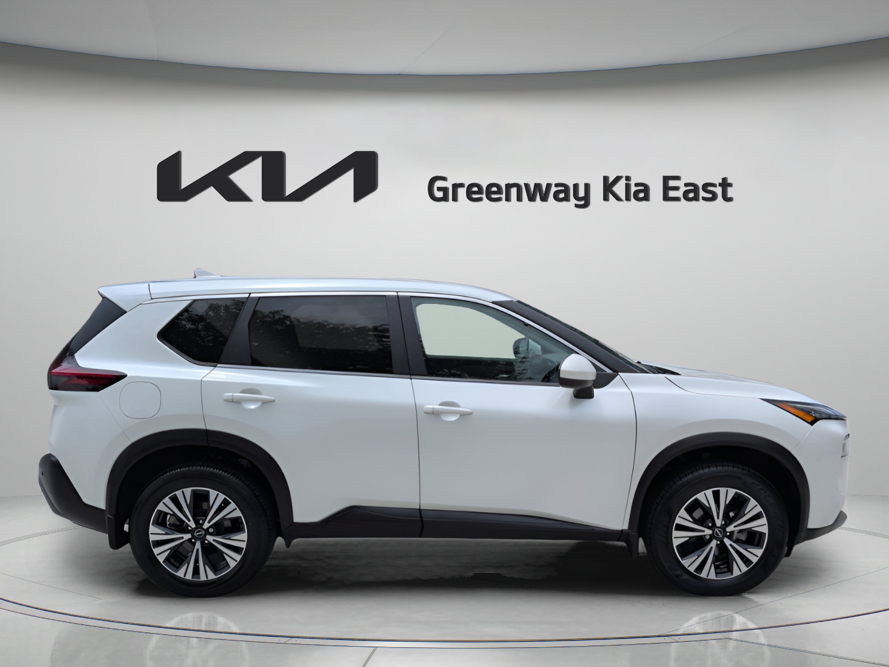 Used 2023 Pearl White Tricoat Nissan SV image 4