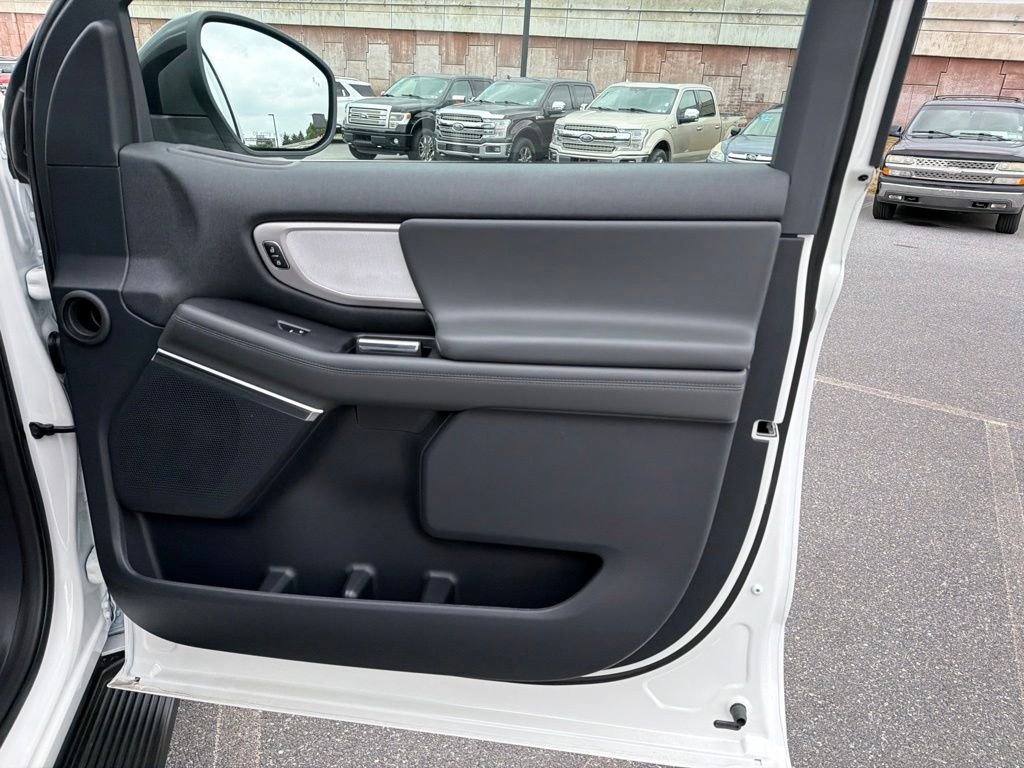 New 2026 Star White Metallic Tri-Coat Ford MAX Active image 12