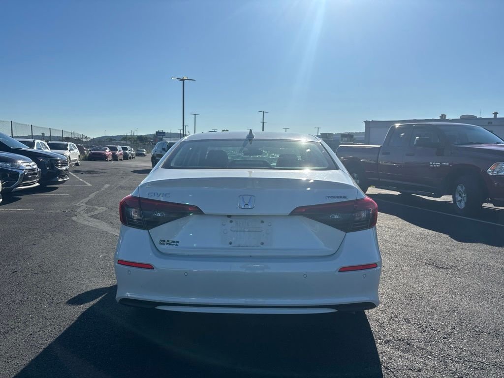 Used 2023 White Honda Touring image 4