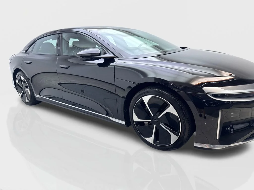 Used 2023 Black Lucid Touring image 11