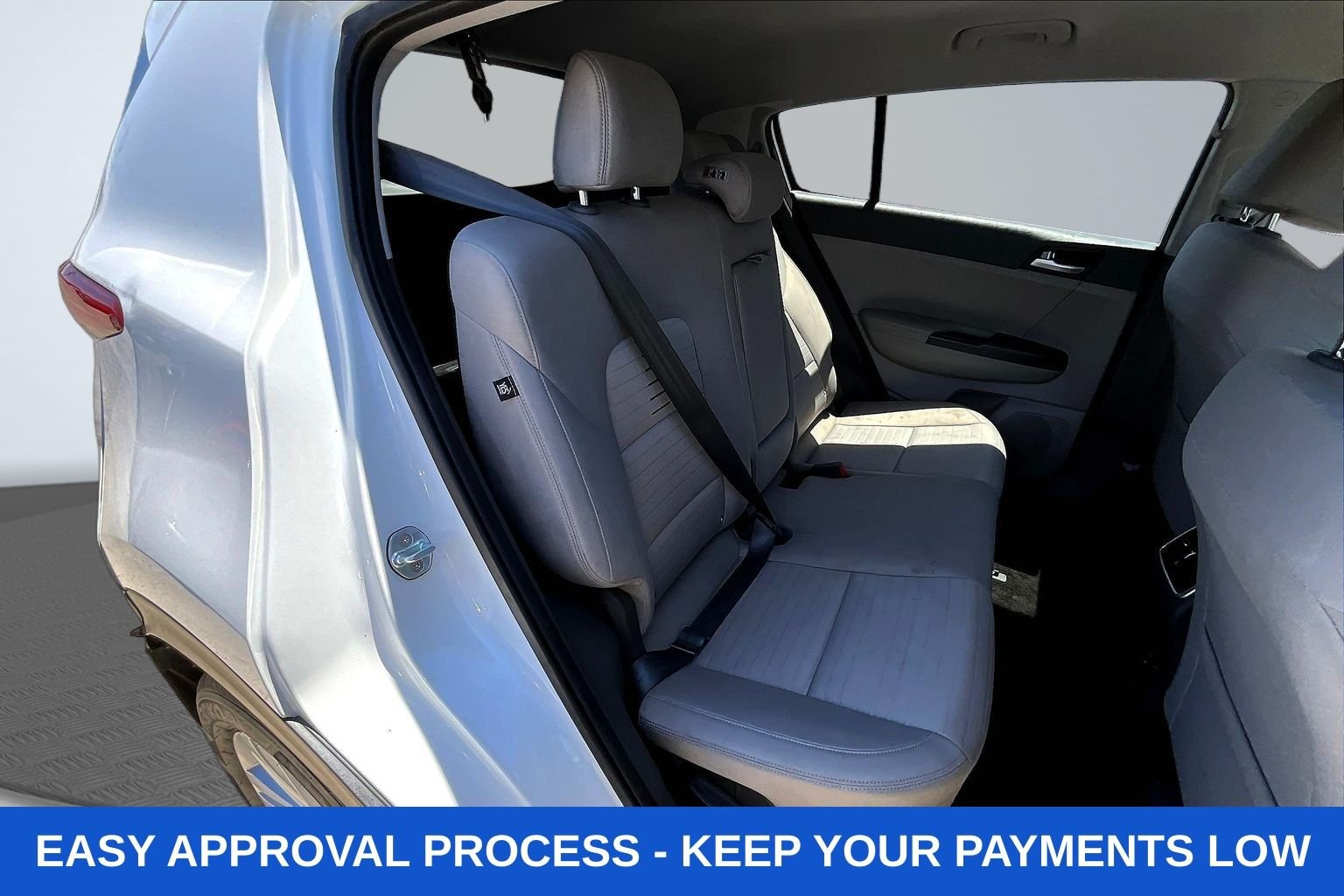 Used 2018 White Kia LX image 29