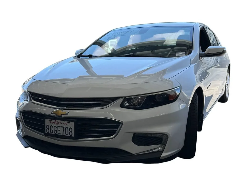 Used 2018 SUMMIT WHITE Chevrolet LT image 13