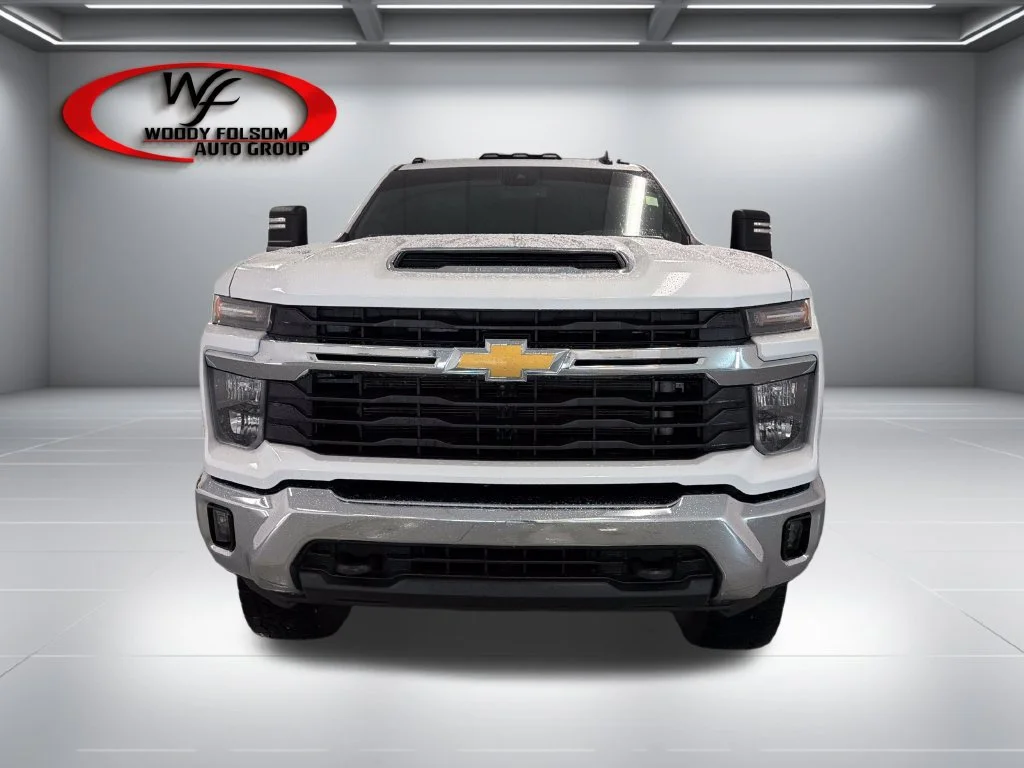 Used 2024 White Chevrolet LT image 2