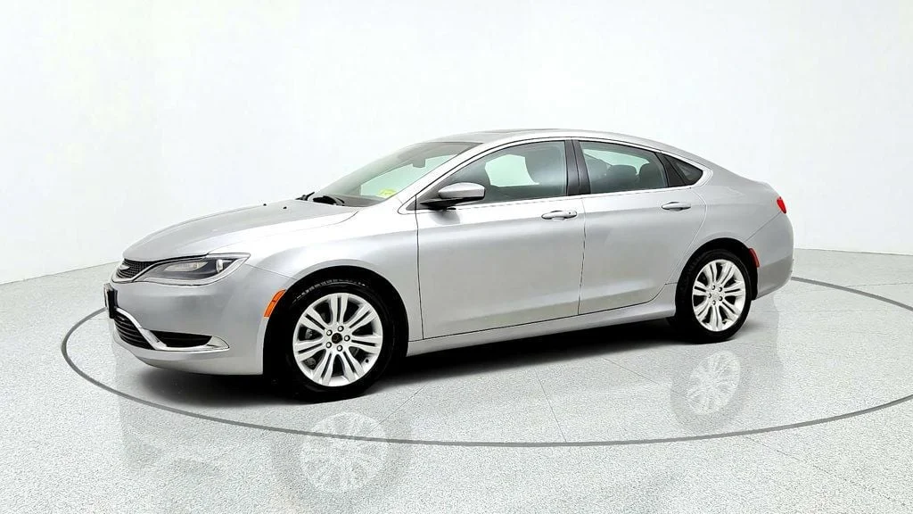 Used 2015 Billet Silver Metallic Clearcoat Chrysler 4dr Sedan Limited FWD image 8