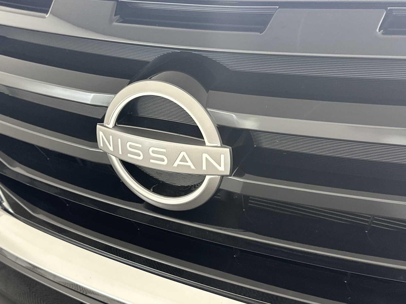 Used 2022 Super Black Nissan S image 13