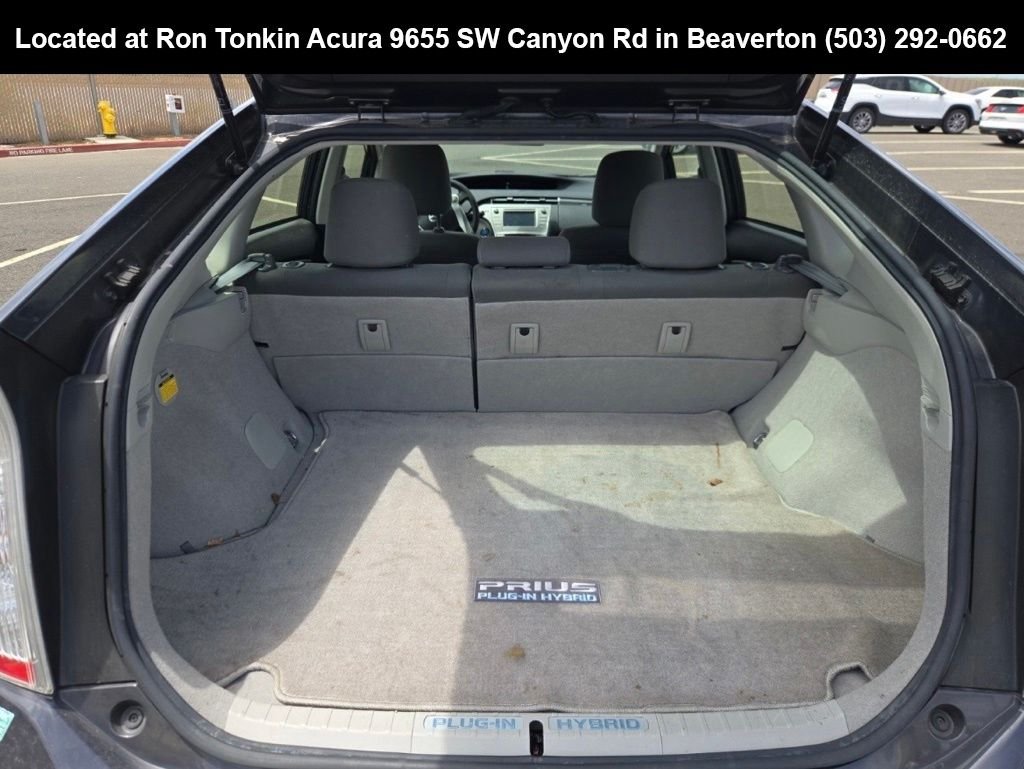 Used 2015 Winter Gray Metallic Toyota Base image 11