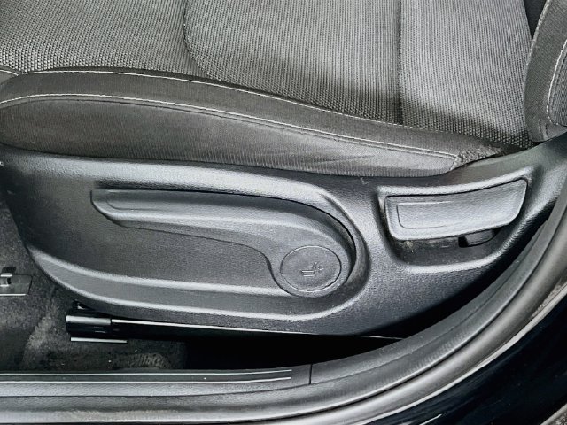 2023 Kia Forte LXS - Photo 11