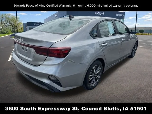 Used 2023 Gray Kia LXS image 3
