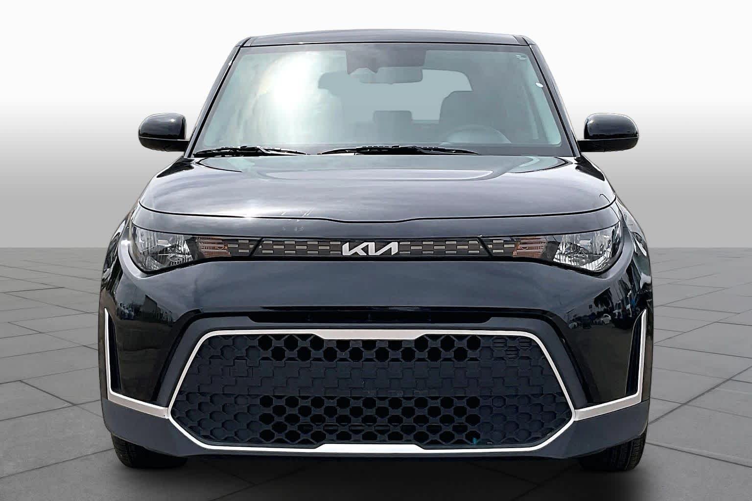 Used 2024 Fusion Black Kia LX image 4