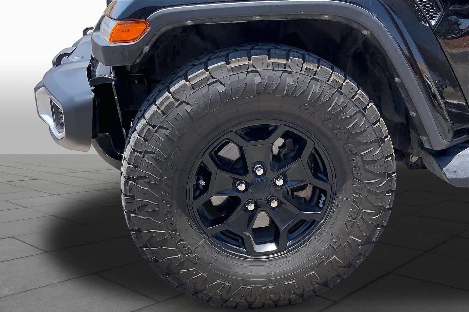 Used 2022 Black Clearcoat Jeep Texas Trail image 11