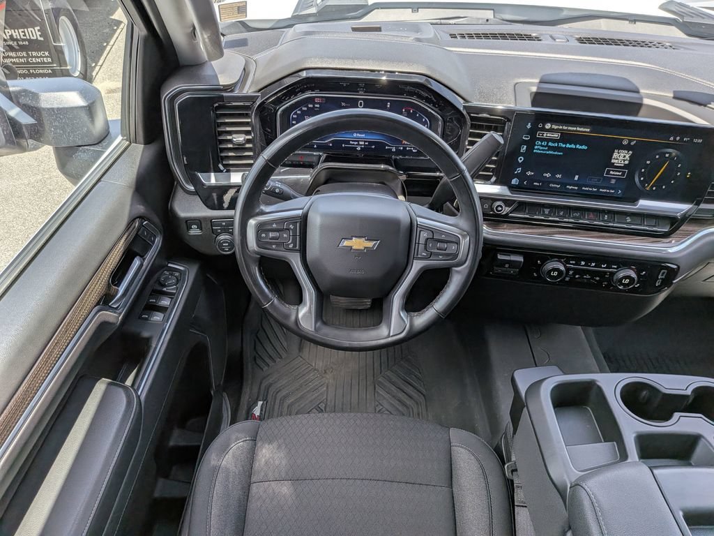2025 Chevrolet Silverado 2500HD LT - Photo 15