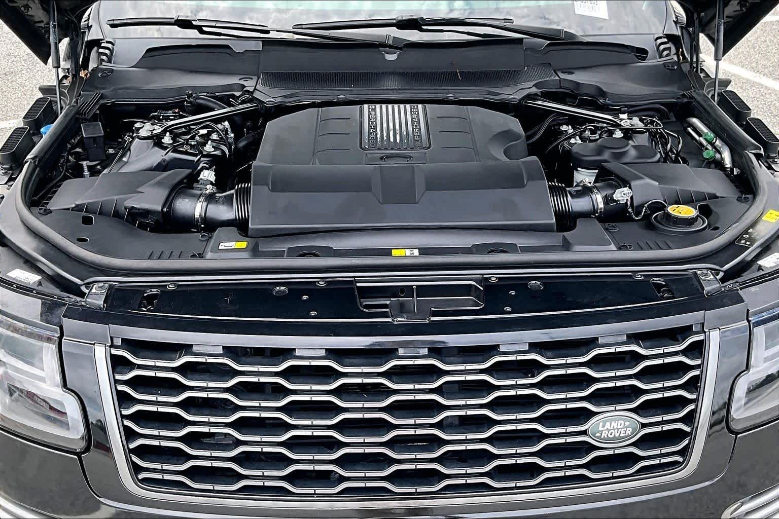 Used 2020 Santorini Black Metallic Land Rover Autobiography image 32