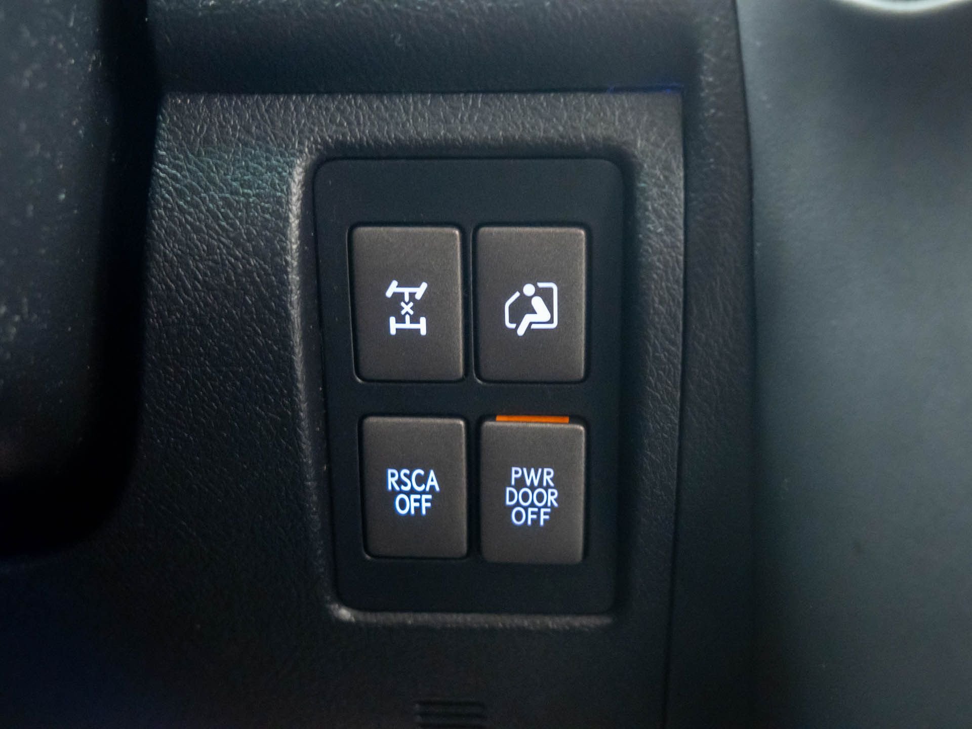 Used 2014 Black Lexus 570 image 25