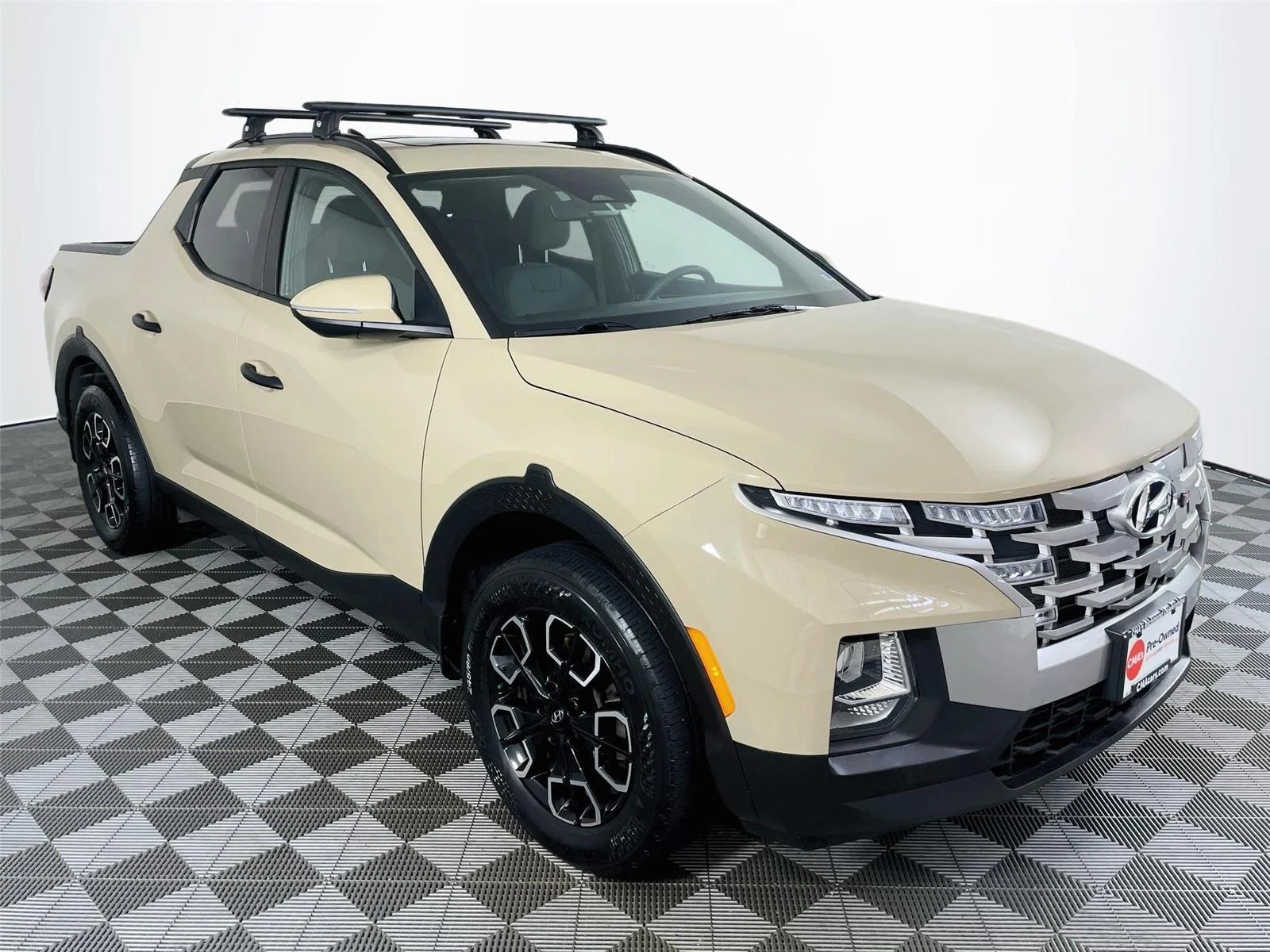 Used 2023 California Sand Hyundai SEL image 1