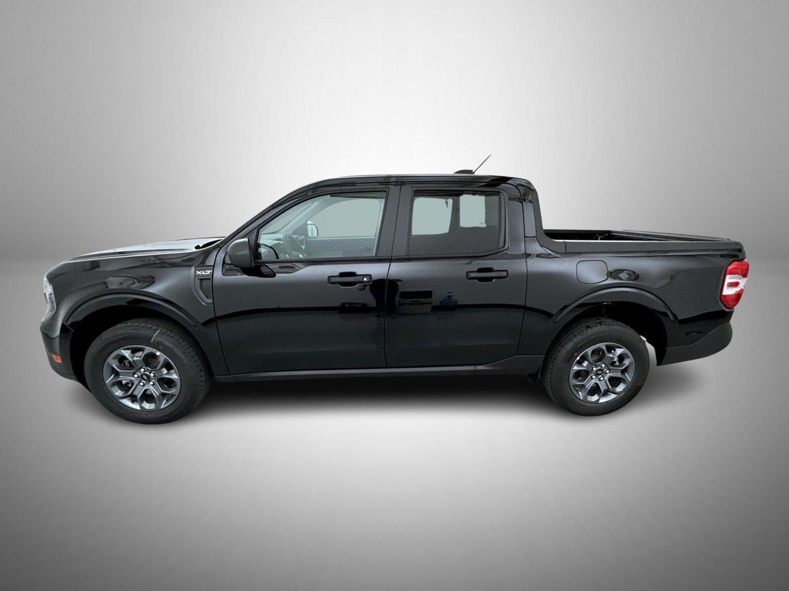New 2026 Shadow Black Ford XLT image 8