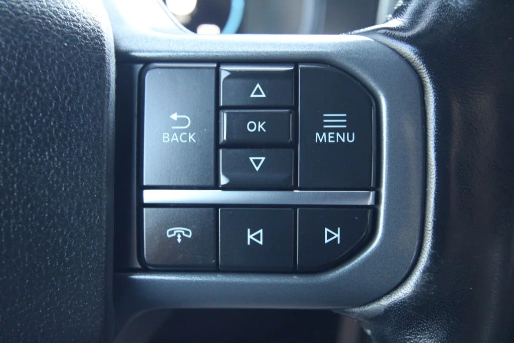 Used 2023  Ford Lariat image 23