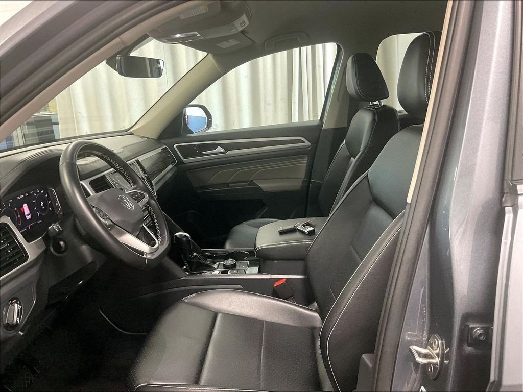 Used 2023 Gray Volkswagen 3.6L V6 SE w/Technology image 10