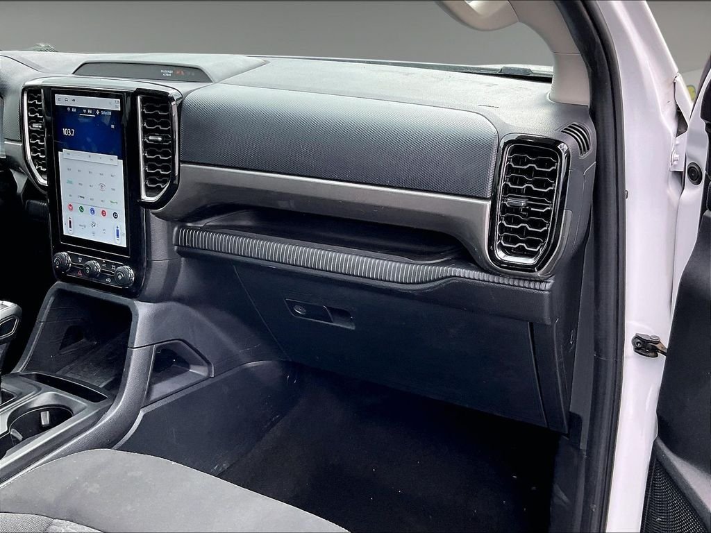 Used 2025 Oxford White Ford XLT image 13
