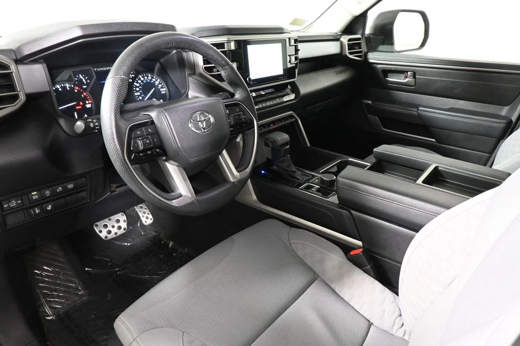 Used 2023  Toyota SR5 image 14