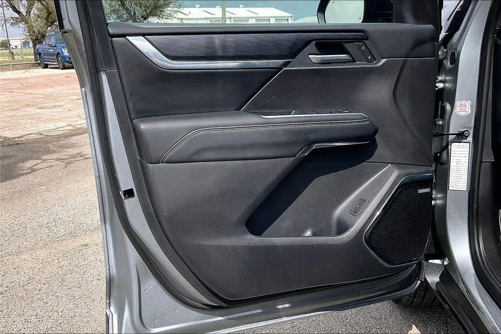 2025 GMC Acadia Elevation - Photo 17