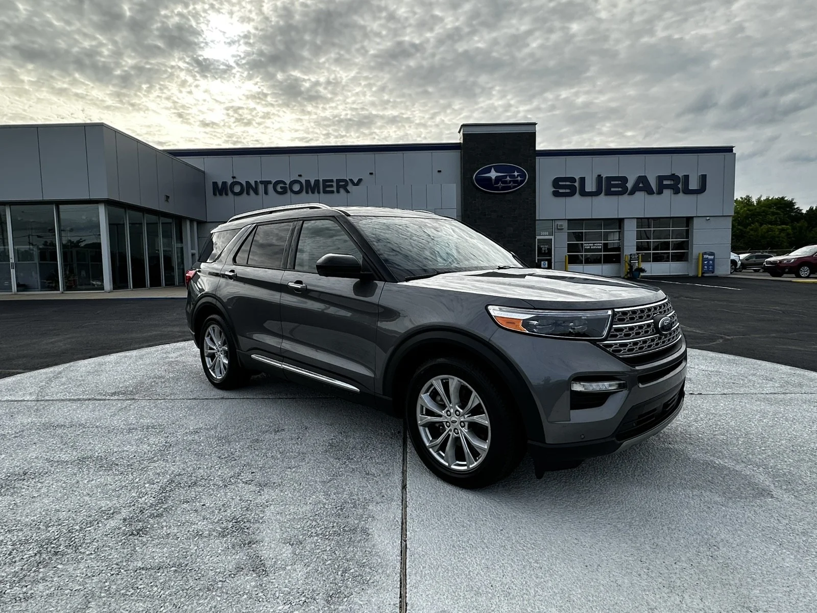 2022 Ford Explorer Limited RWD's photo