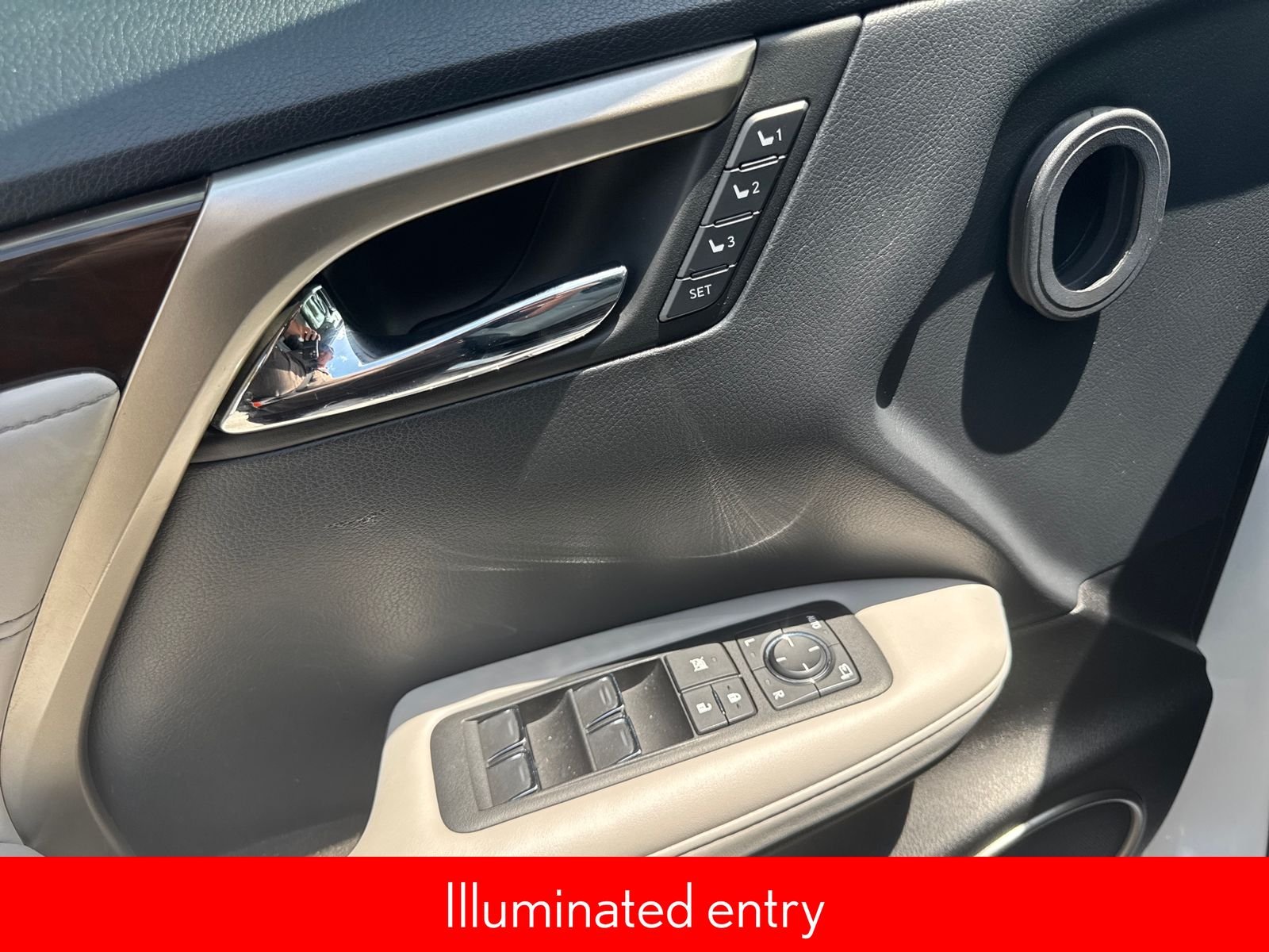 Used 2019 White Lexus 350 image 23