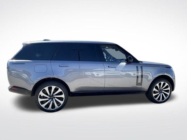 New 2026 Eiger Grey Land Rover SE image 9