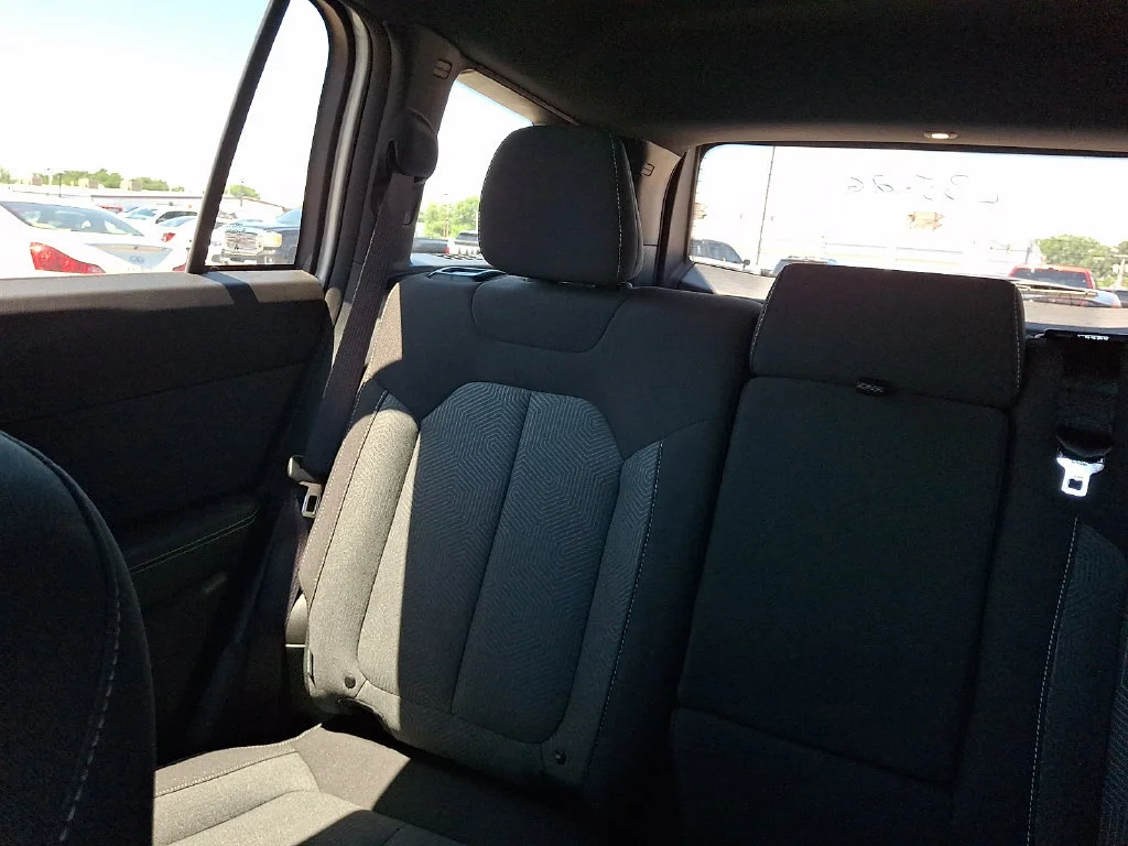 New 2026 Silver Zynith Clear-Coat Exterior Paint Jeep Laredo image 13