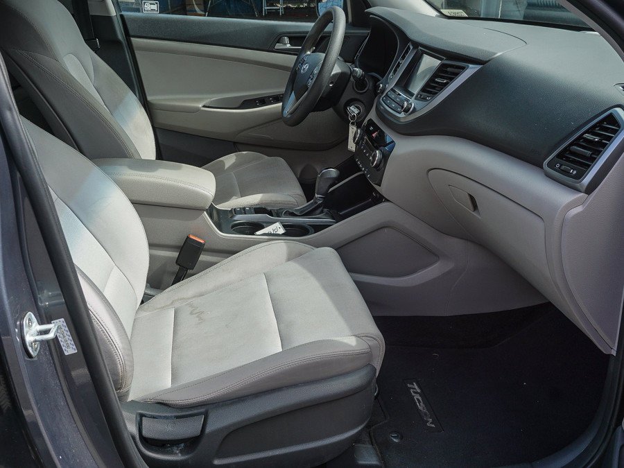 Used 2018 Gray Hyundai SEL image 12