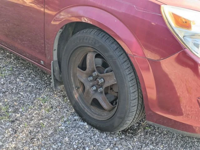 Used 2009 Red Saturn XE image 5
