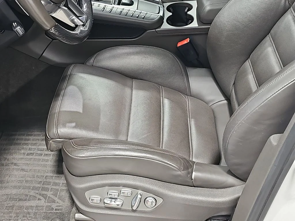 Used 2015 White Porsche Turbo image 30