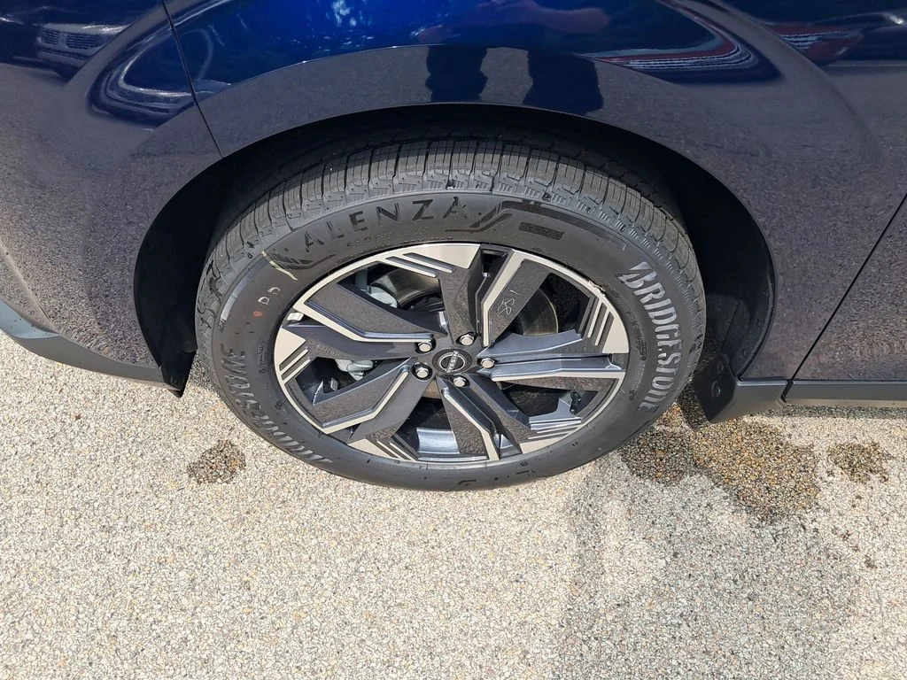 New 2026 Blue Nissan SL image 28
