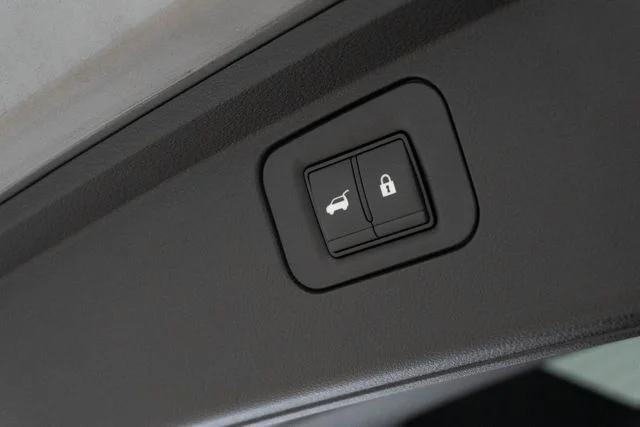 Used 2025 Silver INFINITI SENSORY image 19