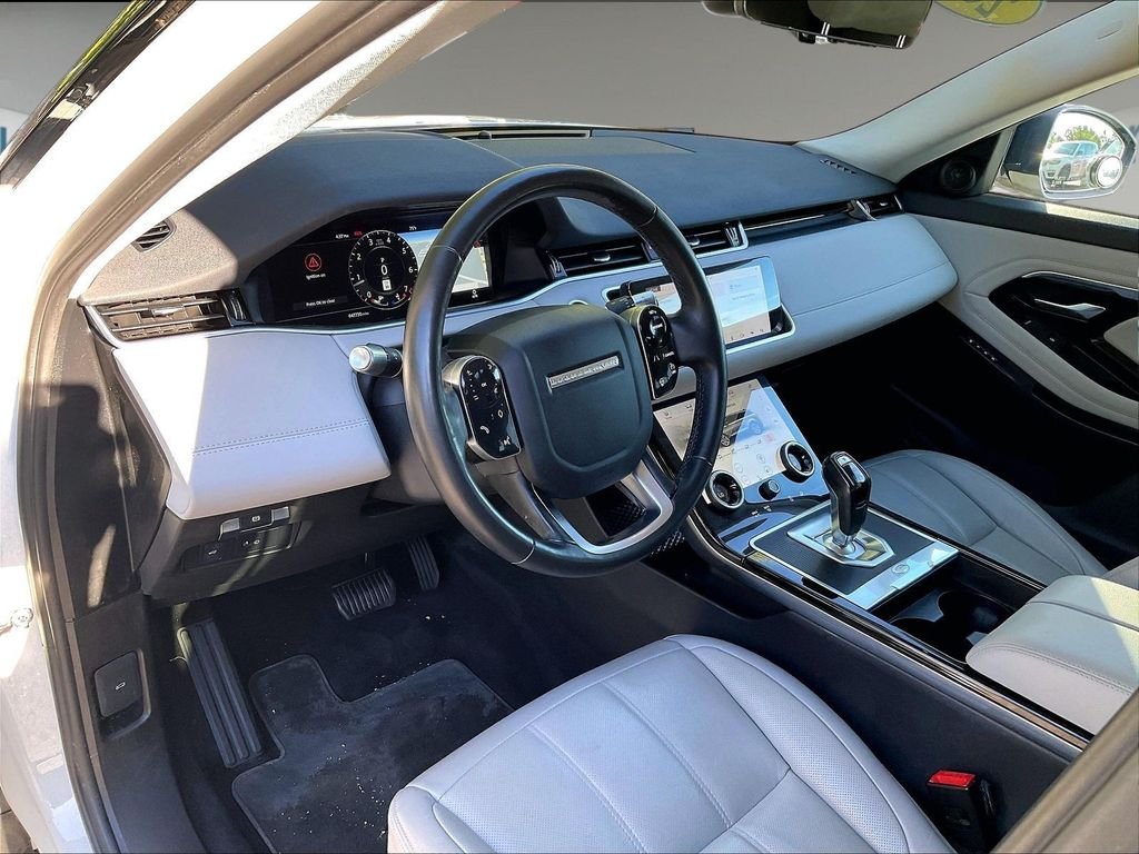 Used 2020 White Land Rover SE image 8