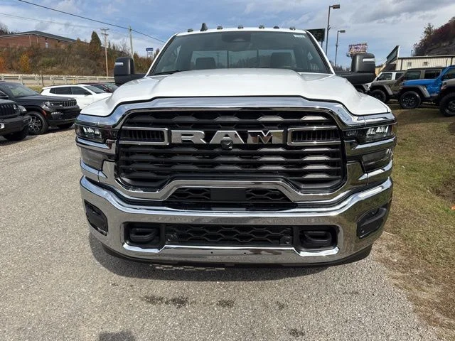 2026 RAM 3500 Tradesman - Photo 8