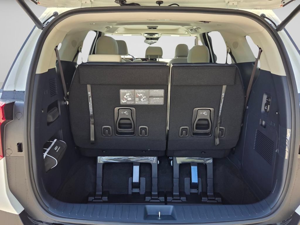 New 2027 Snow White Pearl Kia SX image 14