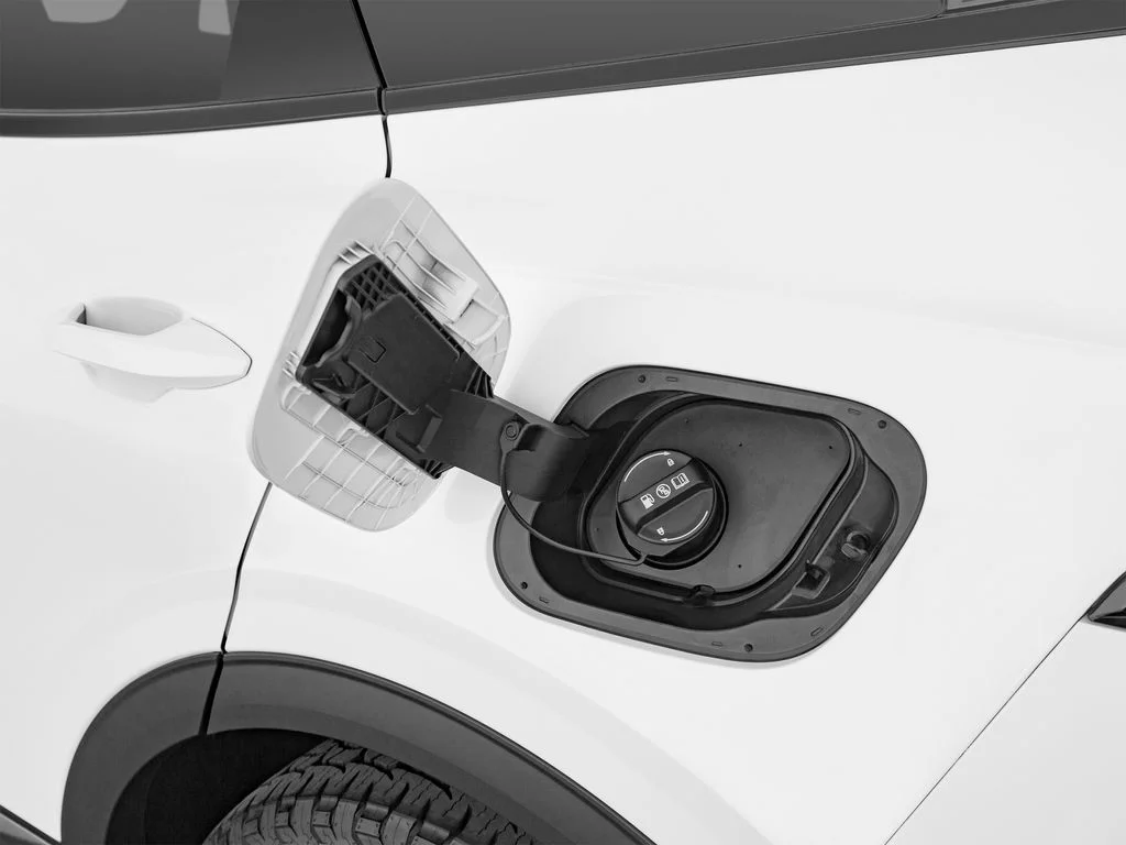 Used 2023 White Kia EX image 29