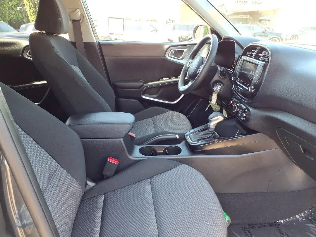 2025 Kia Soul LX - Photo 7
