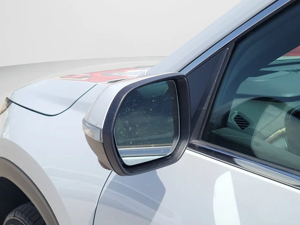 New 2026 Iridescent White Tricoat Buick Preferred image 28