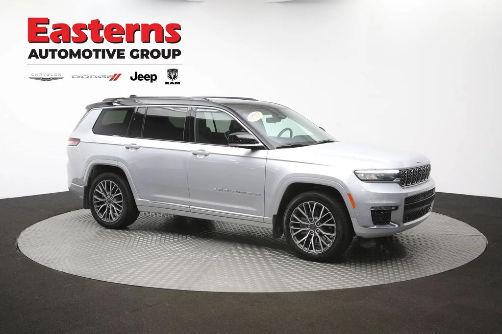 Used 2024 Silver Jeep Summit image 52