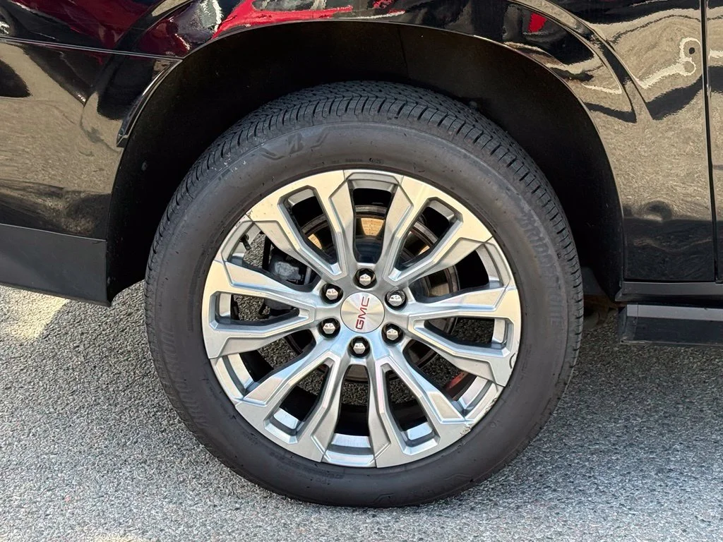 Used 2024 Onyx Black GMC Denali image 11