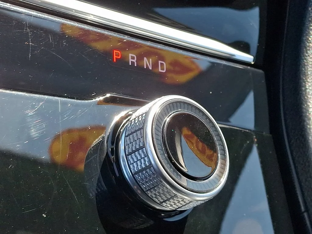 Used 2024 Diamond Black Crystal Pearlcoat Jeep Altitude image 22