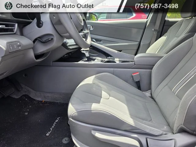 Used 2023 Lunar White Hyundai Blue image 8