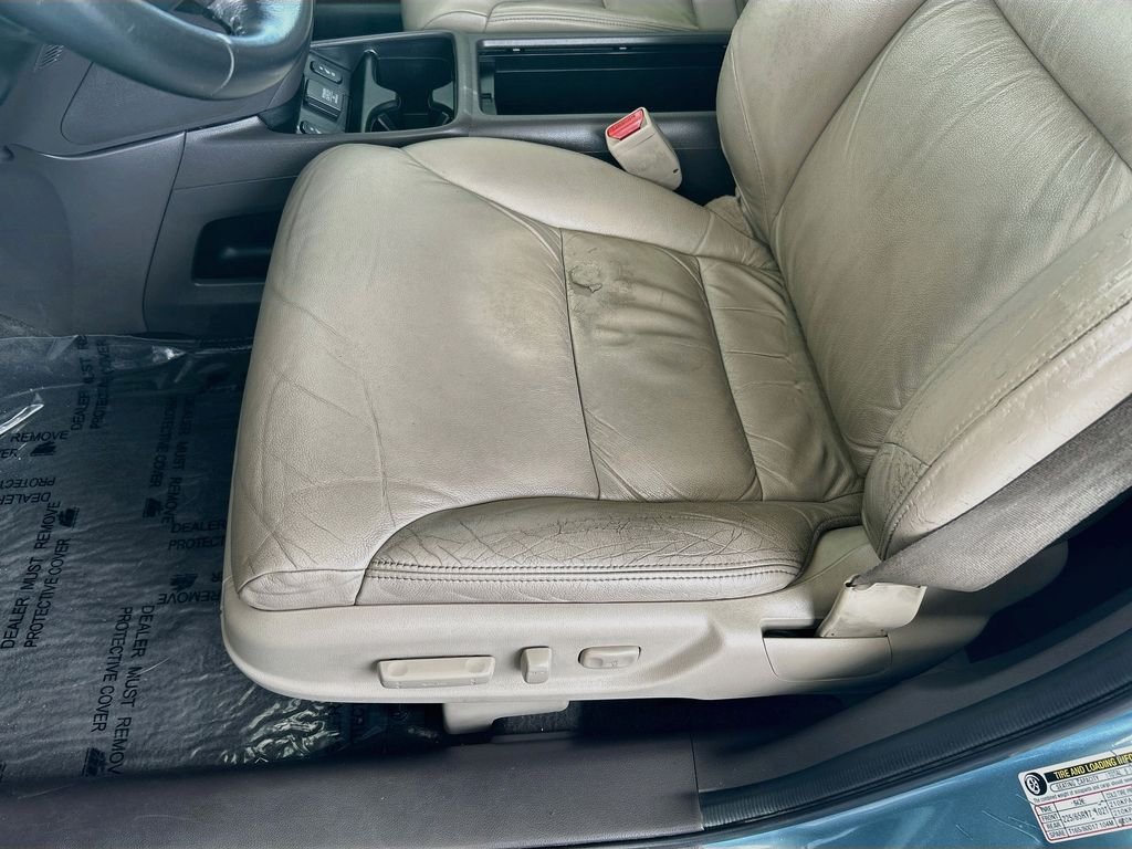 Used 2014 Twilight Blue Metallic Honda EX-L image 18