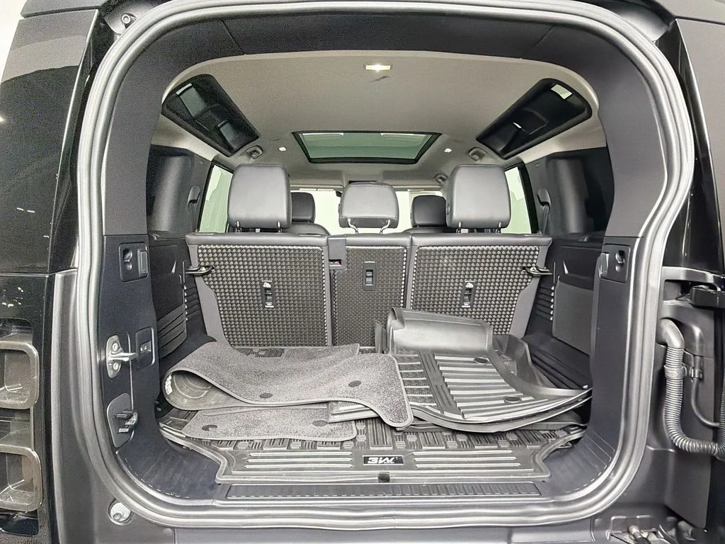 Certified Used 2024 Black Land Rover S image 28